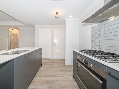 12 Munglinup Road, Hilbert