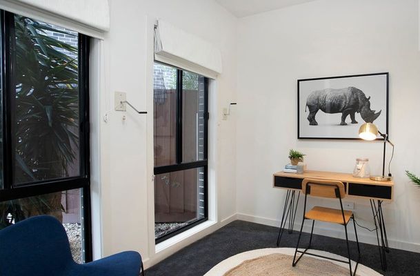 2 / 8 Gretna Court, Greenvale