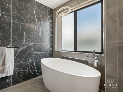 1 Marina Parade, Jacobs Well
