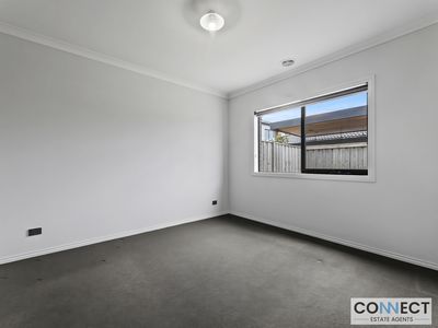 10 Wilton Street, Cranbourne West