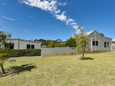 1 Holloway Street, Donovans