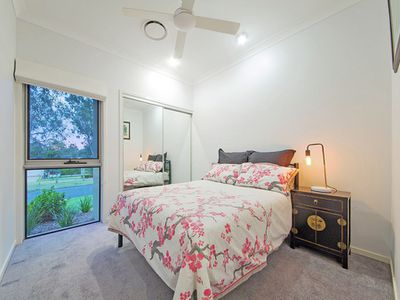 24 Barrington Crescent, Wakerley