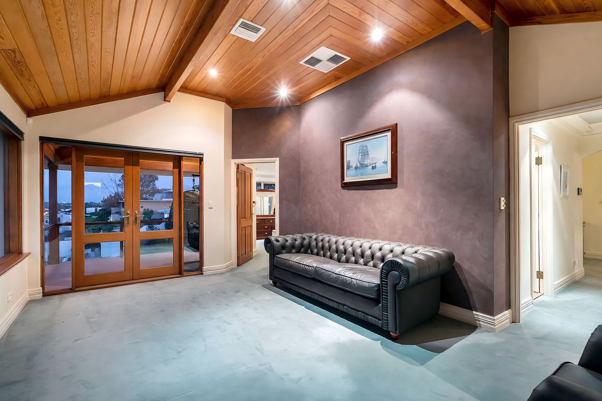 6 Moreing Road, Attadale