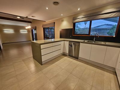 5 Denise Court, Werribee