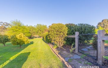 14 Valley Drive, Beaconsfield Upper