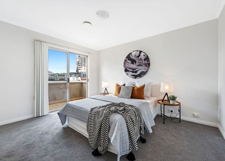 10 / 19 Cambridge Street, Box Hill
