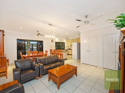 6 Sunningdale Pocket, Idalia