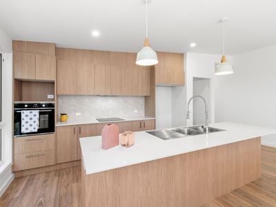 6B Seaview Way, Long Beach
