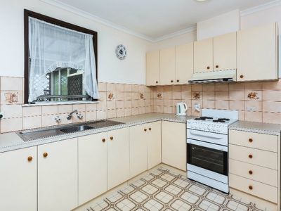 10 Centenary Crescent, Werribee
