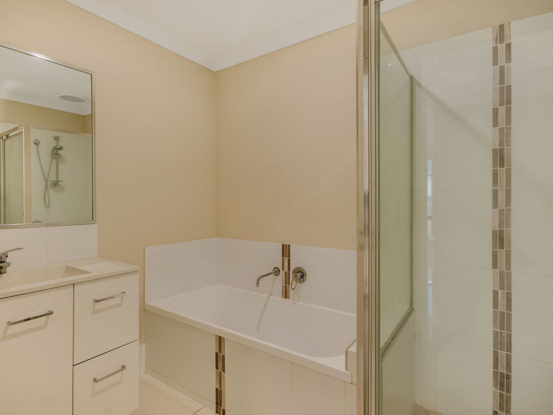 Unit 1 / 11 Weebah Place, Cambooya