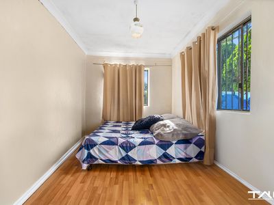 27 Hawkesbury Road, Westmead