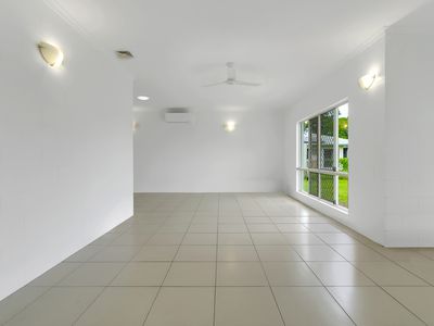 64B Harley Street, Kamerunga