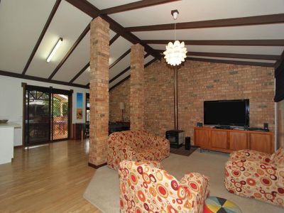 6 Trythall Place, Hannans