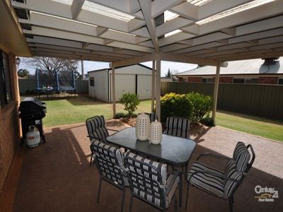 94 Twickenham Drive, Dubbo