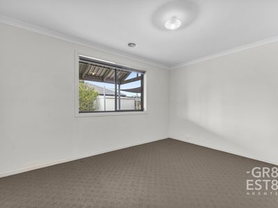 5 Parnum Place, Lynbrook