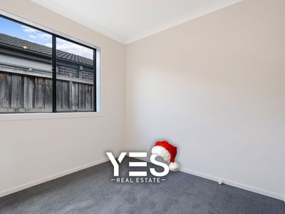 27 Ogle Way, Cranbourne North