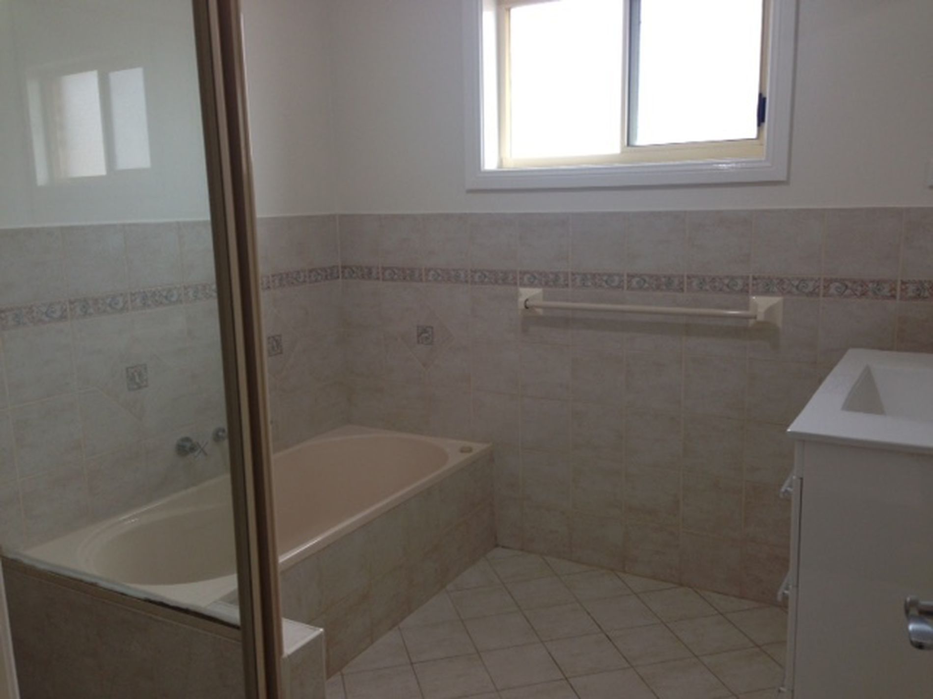 1 / 42 Ocean Beach Drive, Shellharbour