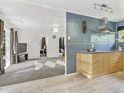 673 West Coast Road, Oratia