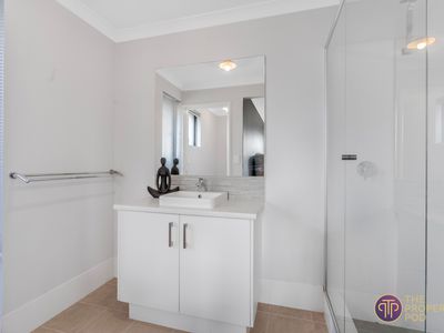 10 Alata Grove, Byford