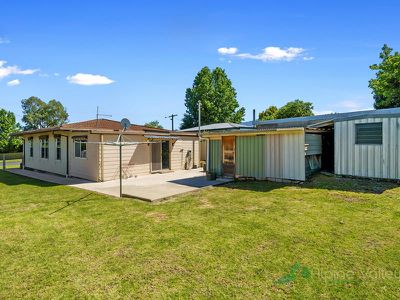 74 Lakeside Avenue, Mount Beauty