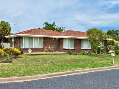 125 Easterby Court, Howlong