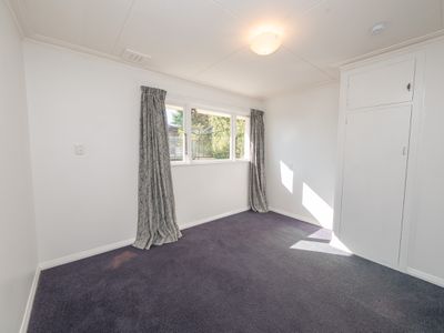 83 Easther Crescent, Kew