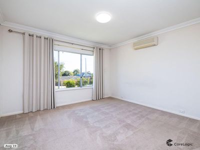 2 Fenton Way, Hillarys