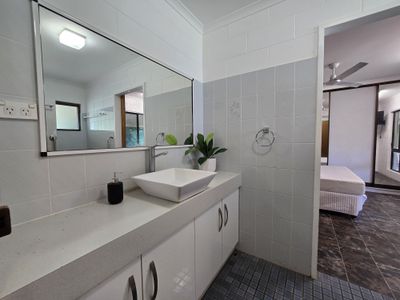 15 Twelfth Avenue, Atherton