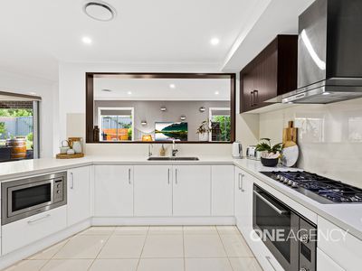1 Honeybee Crescent, Calderwood