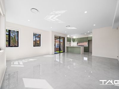 2 / 51 Jamison Road, Kingswood