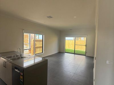 22 Lodge Way, Werribee