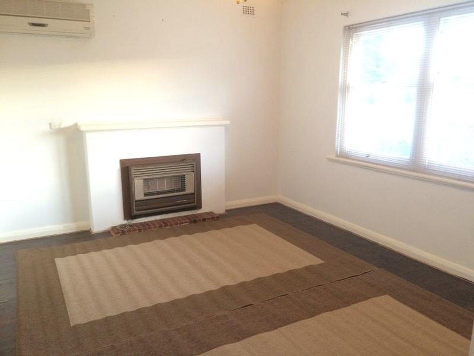 38 Danvers Grove, Woodville Gardens