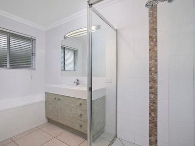 1 / 34 Hughes Road, Urangan