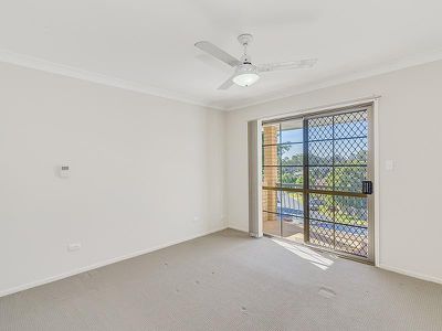 11 Green Way, Rochedale South