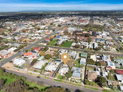 6 Railway Avenue, Horsham
