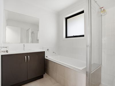 9 Bond Street, Campbell Town