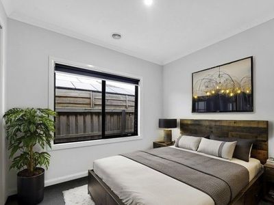109 Holyoake Parade, Manor Lakes