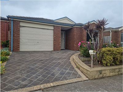 5 Cuthbert Ave, Truganina