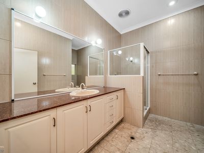 1 Moule Drive, Whitfield