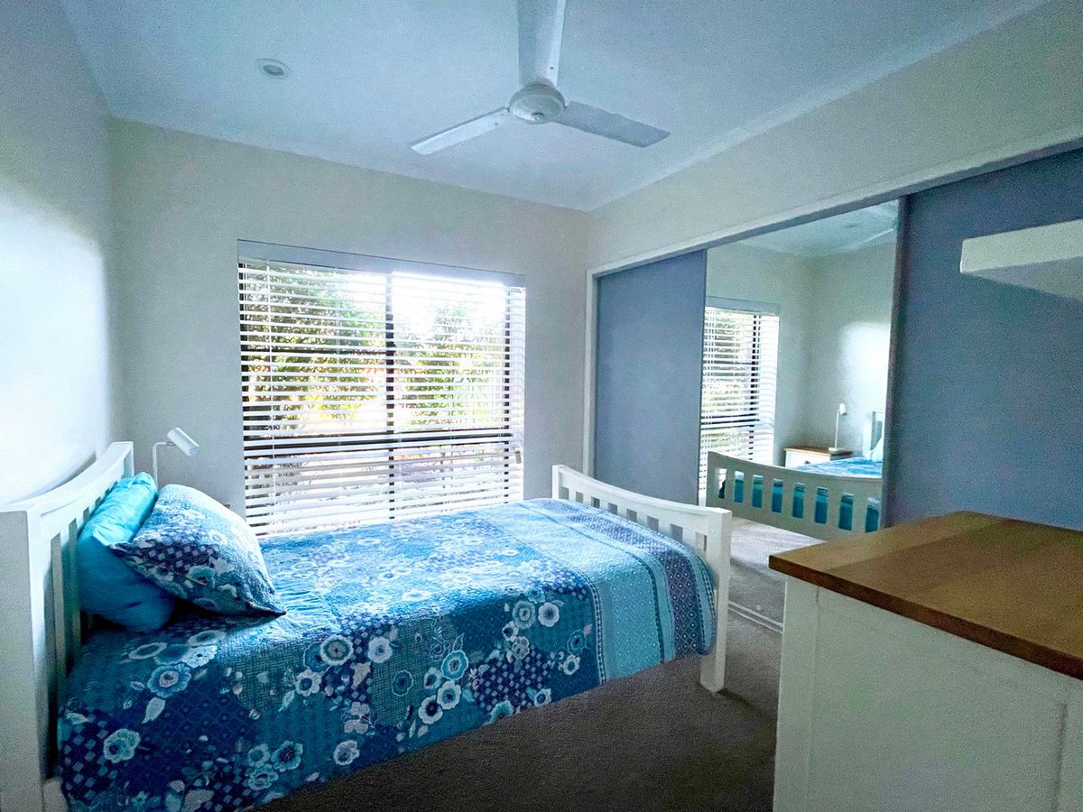 9 Tenth Avenue, Atherton
