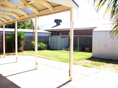 2 Moorland Avenue, Beverley