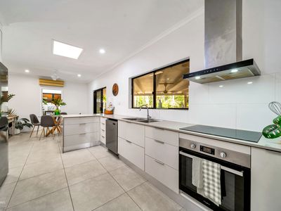 7 Carbeen Close, Holloways Beach