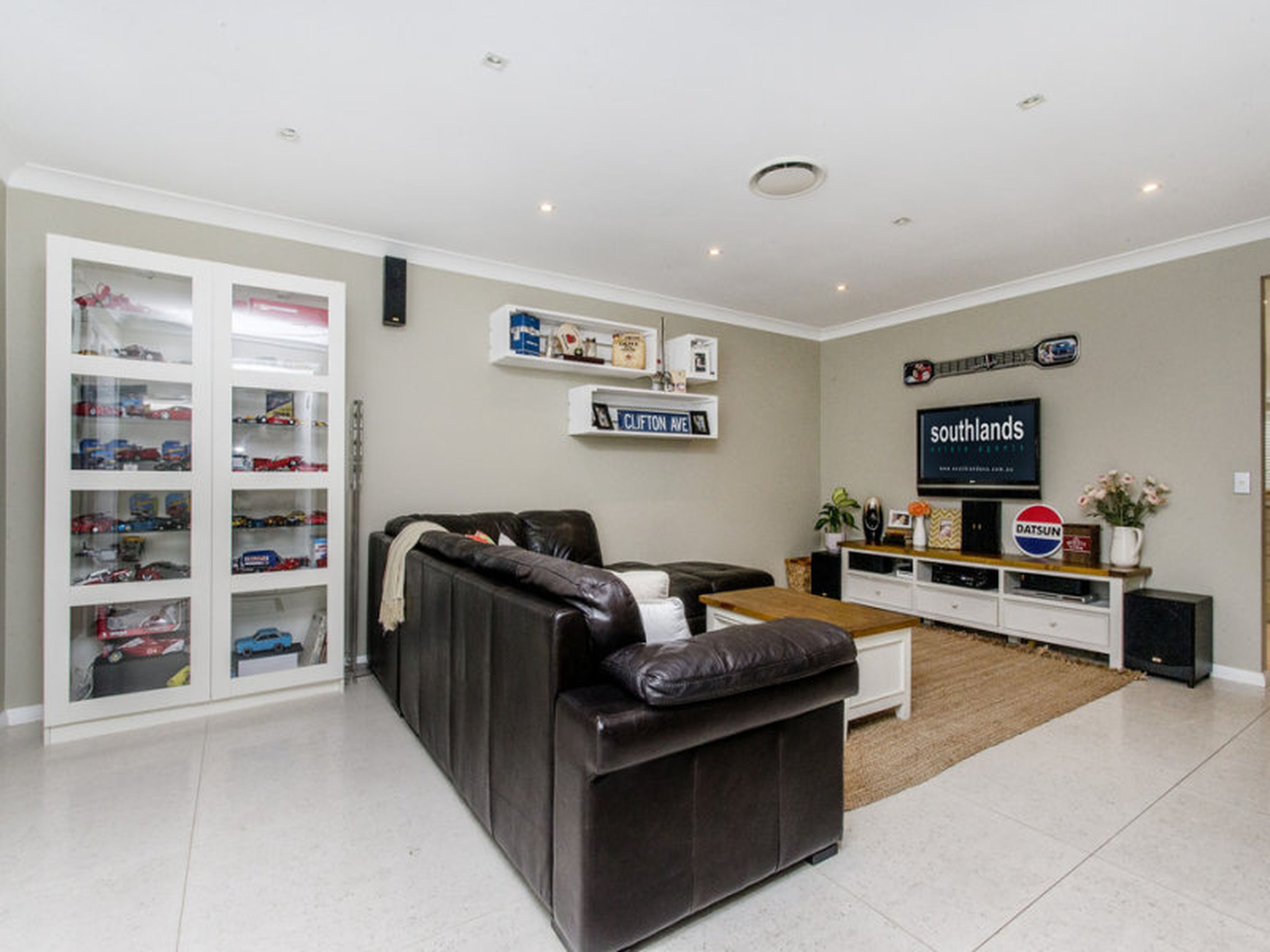 5 Woburn Place, GLENMORE PARK