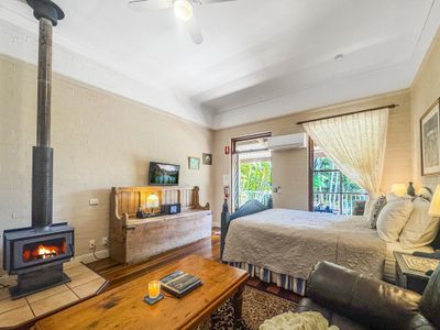 37-41 Western Avenue, Montville