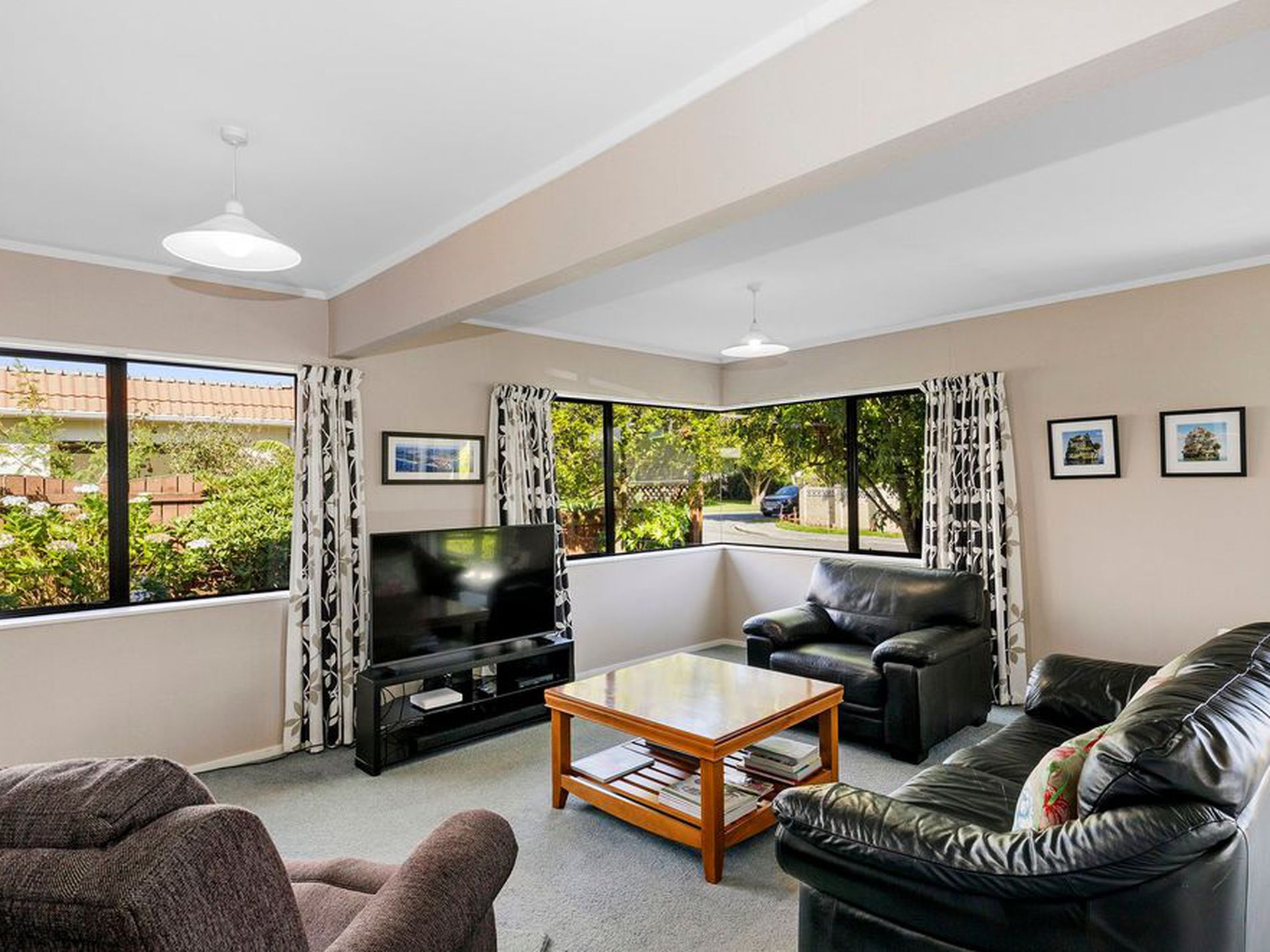 28 De Menech Grove, Avalon