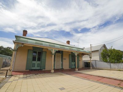 70 Carrington Avenue, Dubbo