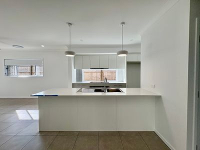 68 Balun Wy, Redland Bay