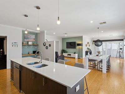 15 Palomino Promenade, The Vines