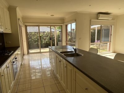 13 Pethajohn Parade, Grovedale