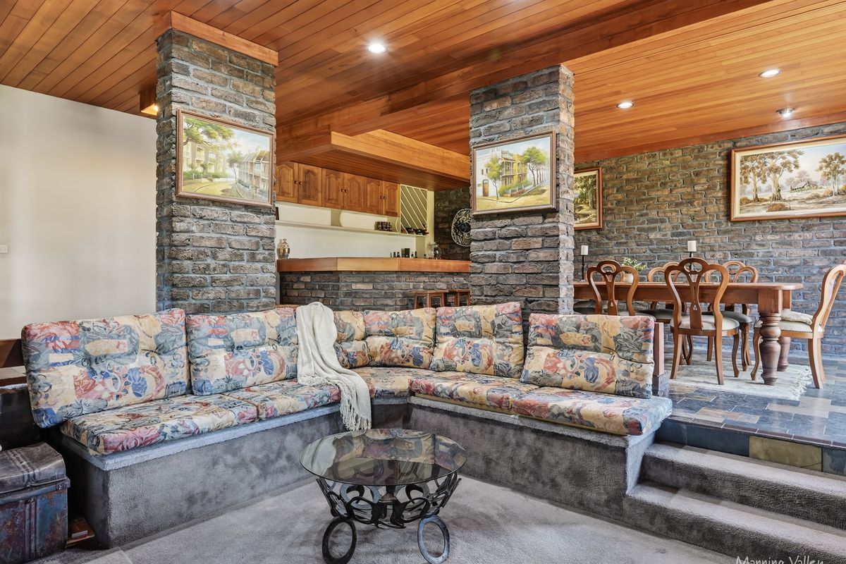 467 Tallwood Drive, Rainbow Flat